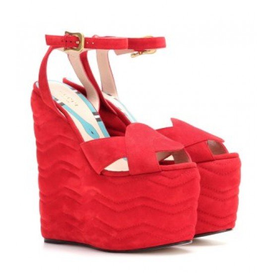 Gucci Suede platform sandals Red